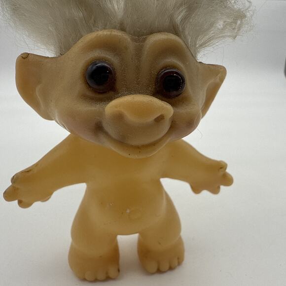 Vintage 1960s DAM Troll Doll White Gray Hair Amber Eyes Marked On Back 2.5 Inch - Picture 2 of 12